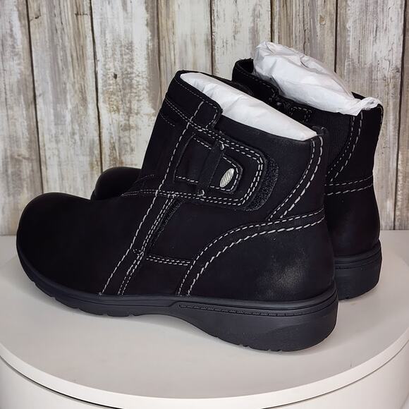 Clarks Women's Carleigh Style Black Nubuck Ankle Boots - Size 8 M - Picture 5 of 11